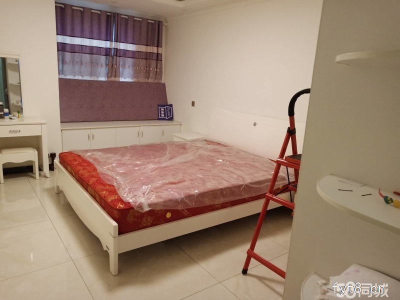 位置优越,环境优美,临近界师学校和明珠广场,附近是附小和一中